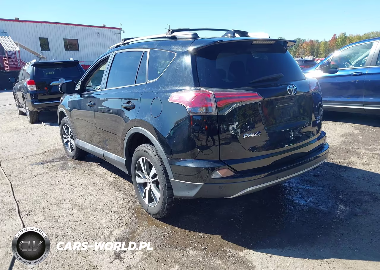 2018 Toyota Rav4 Xle VIN:2T3RFREV7JW772281 - 3