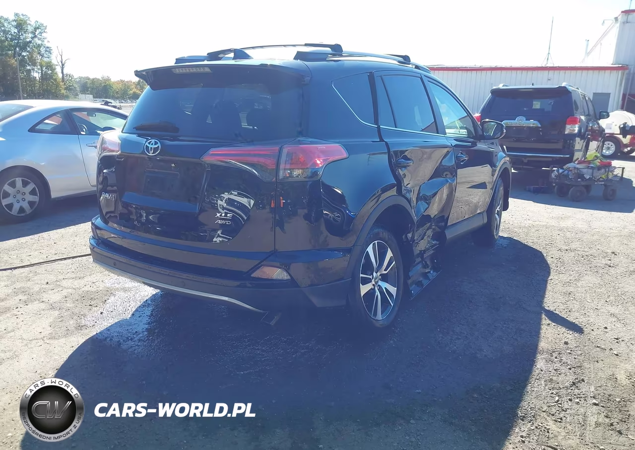 2018 Toyota Rav4 Xle VIN:2T3RFREV7JW772281 - 4