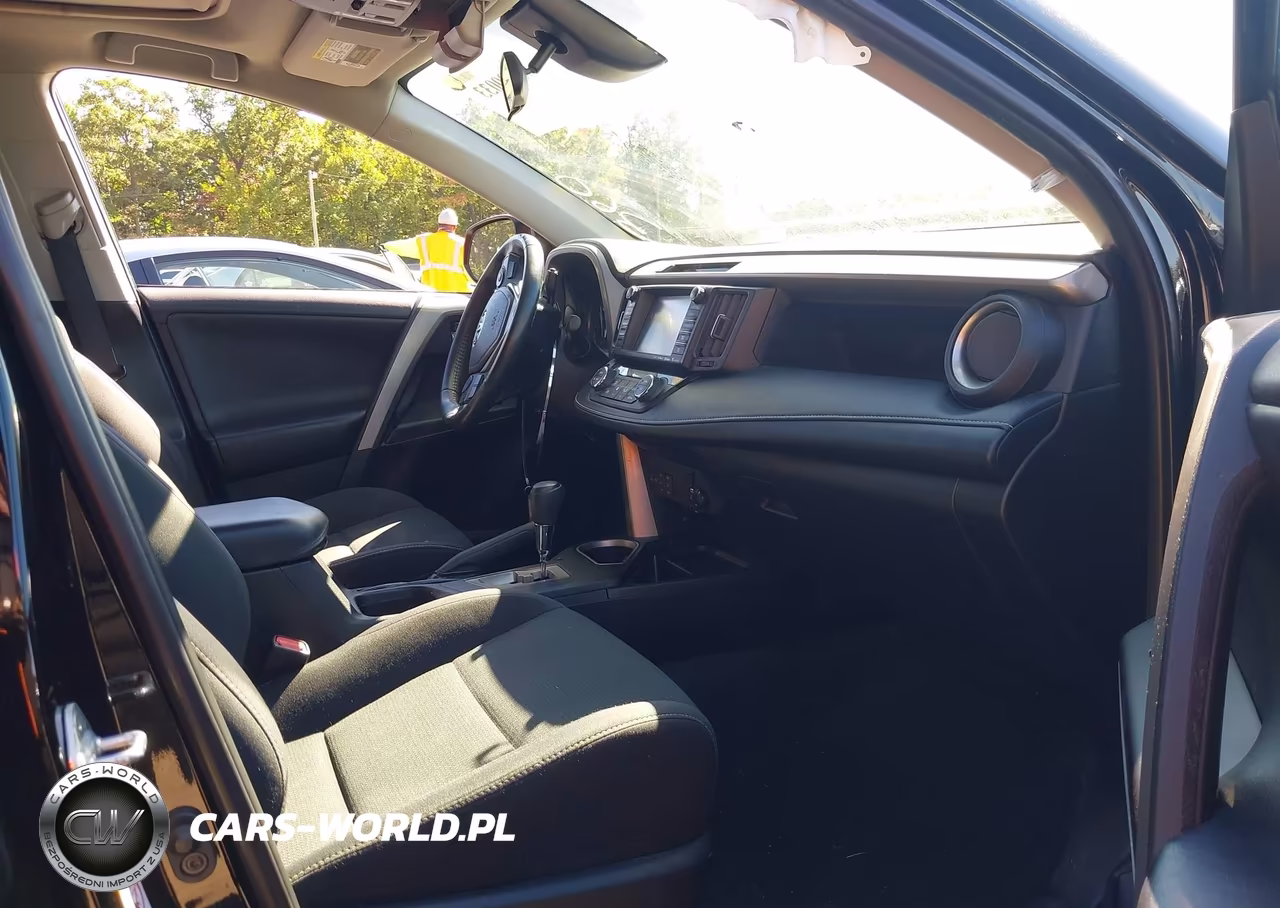 2018 Toyota Rav4 Xle VIN:2T3RFREV7JW772281 - 5