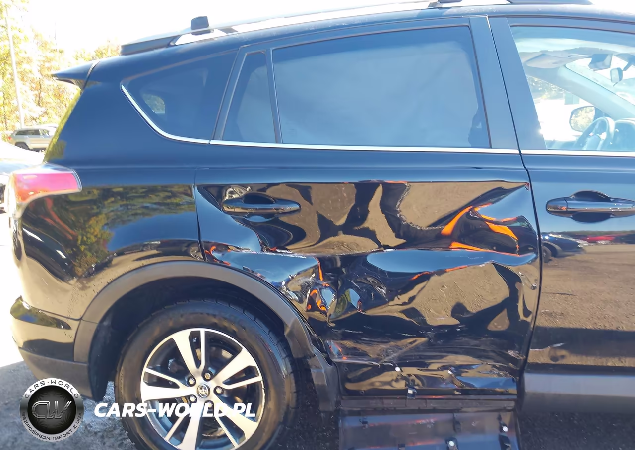 2018 Toyota Rav4 Xle VIN:2T3RFREV7JW772281 - 6
