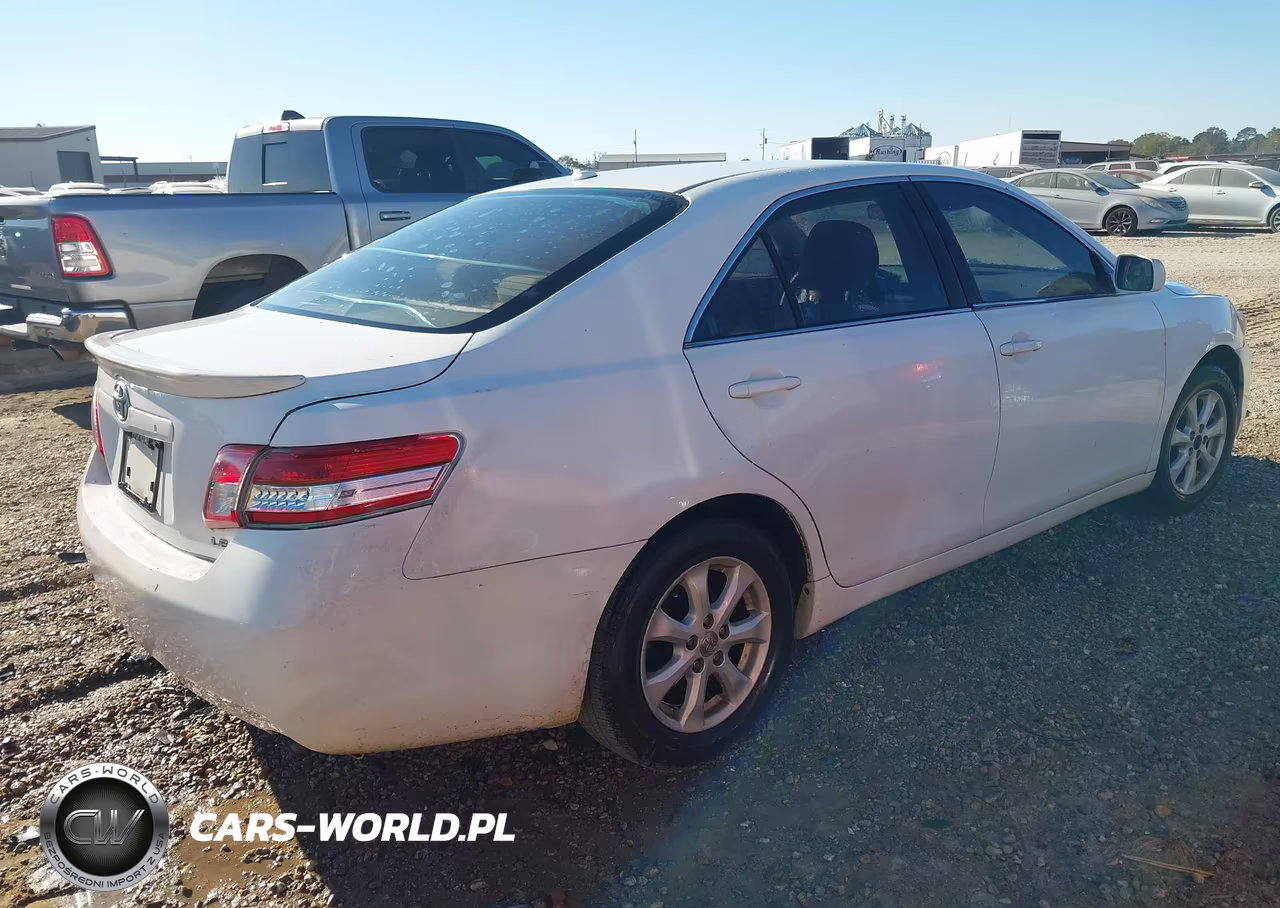 2011 Toyota Camry Le VIN:4T1BF3EKXBU738916 - 4