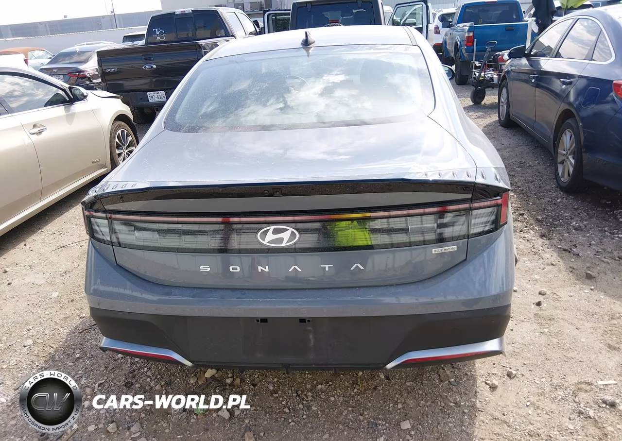 2026 Hyundai Sonata Hybrid Blue VIN:KMHL24JJ3TA156940 - 17