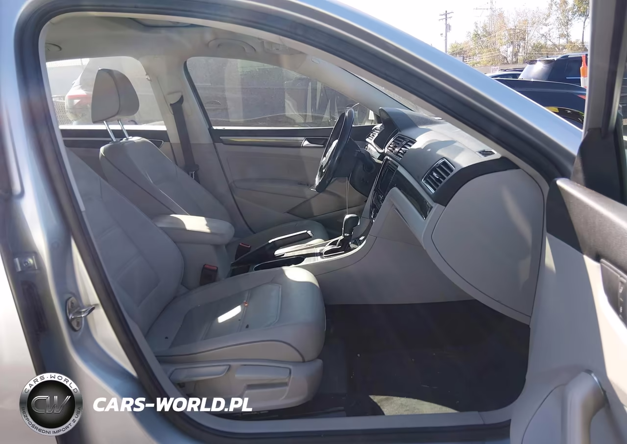 2018 Volkswagen Passat 2.0T Se VIN:1VWBA7A3XJC009504 - 5