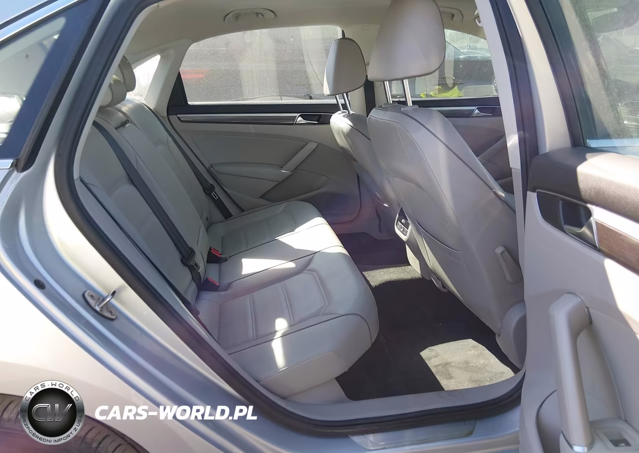 2018 Volkswagen Passat 2.0T Se VIN:1VWBA7A3XJC009504 - 8