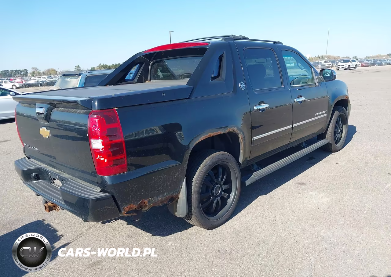 2013 Chevrolet Avalanche Ltz VIN:3GNTKGE71DG272216 - 4