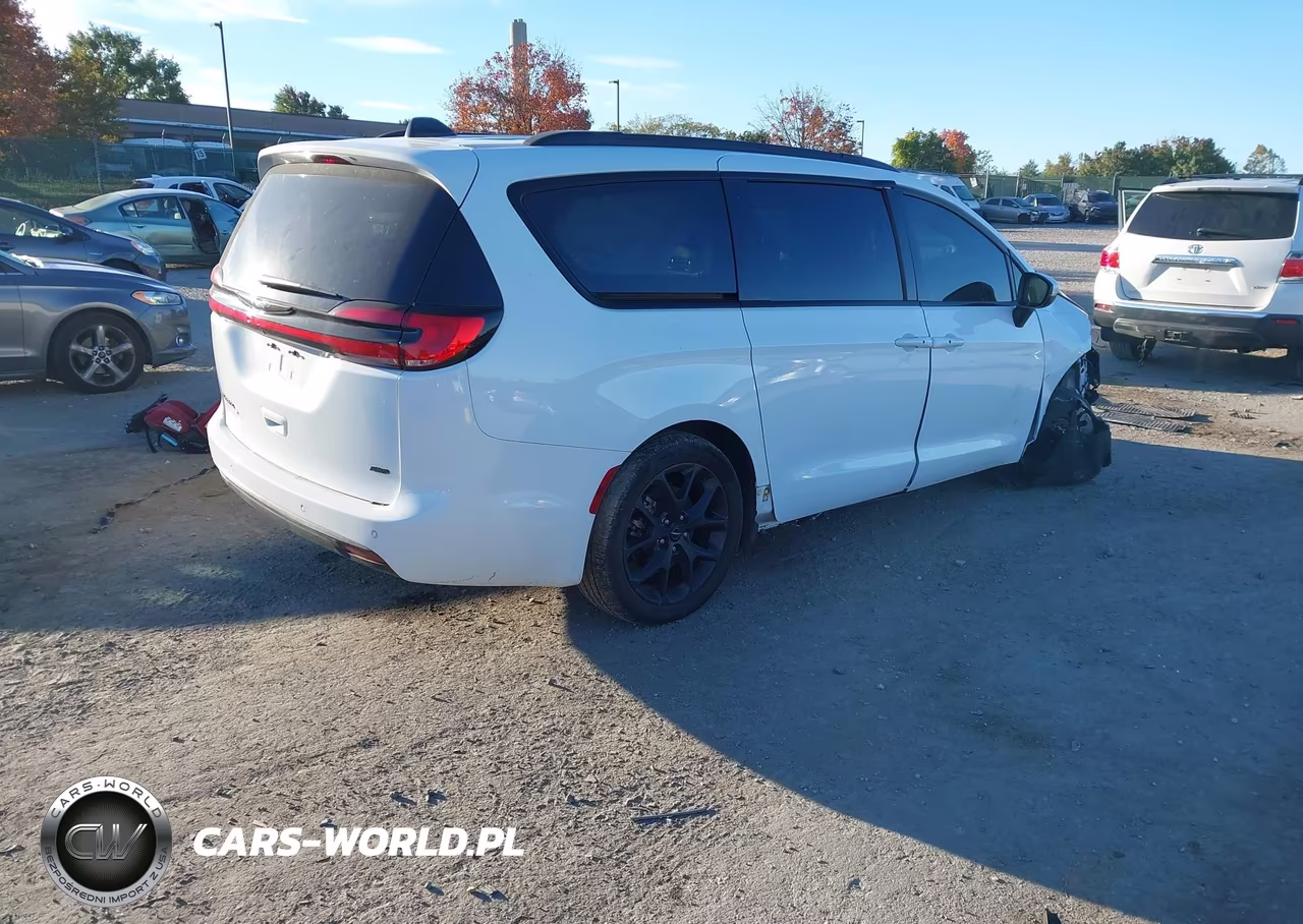 2023 Chrysler Pacifica Touring L Awd VIN:2C4RC3BG3PR590091 - 4