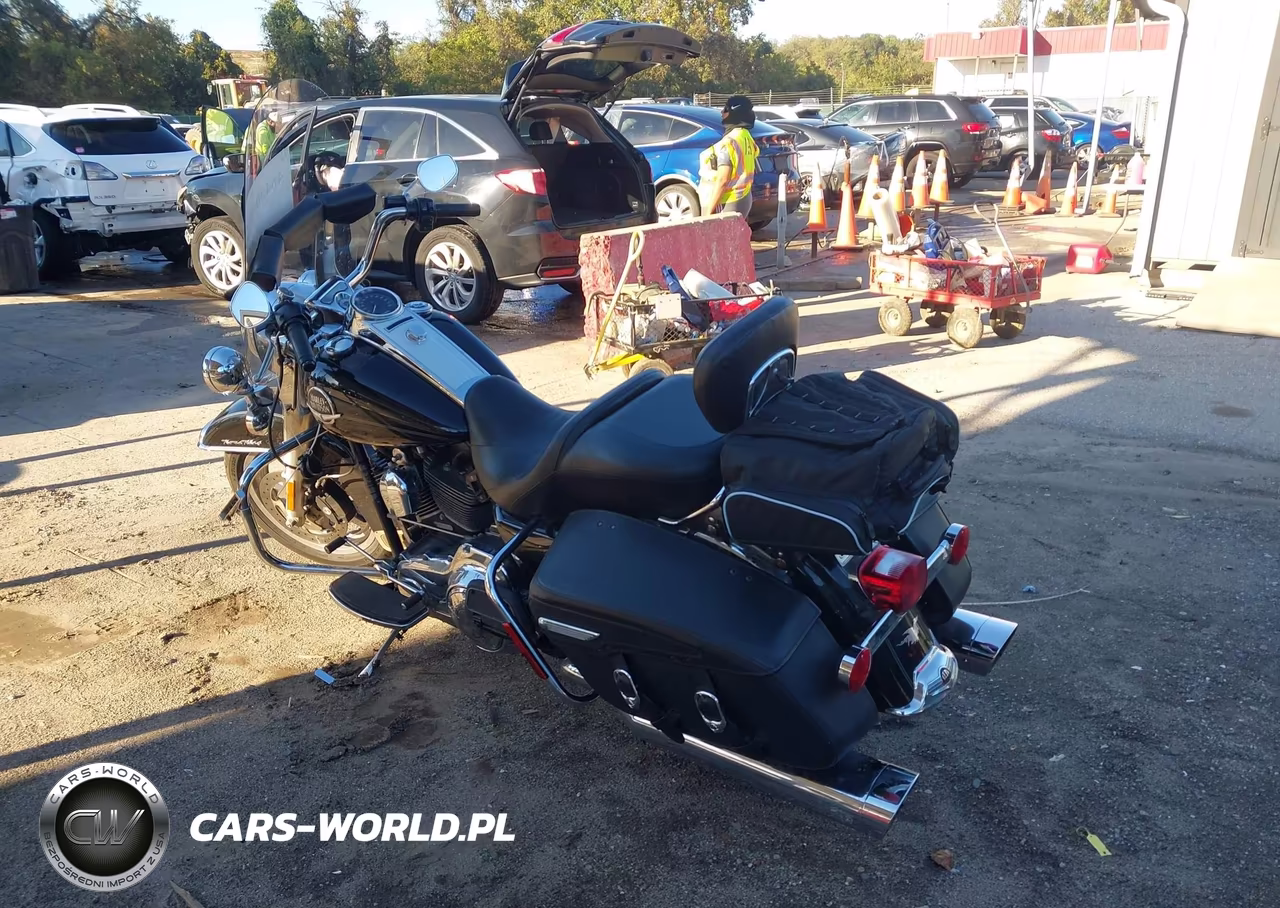 2010 Harley-Davidson Flhrc VIN:1HD1FR410AB655970 - 3