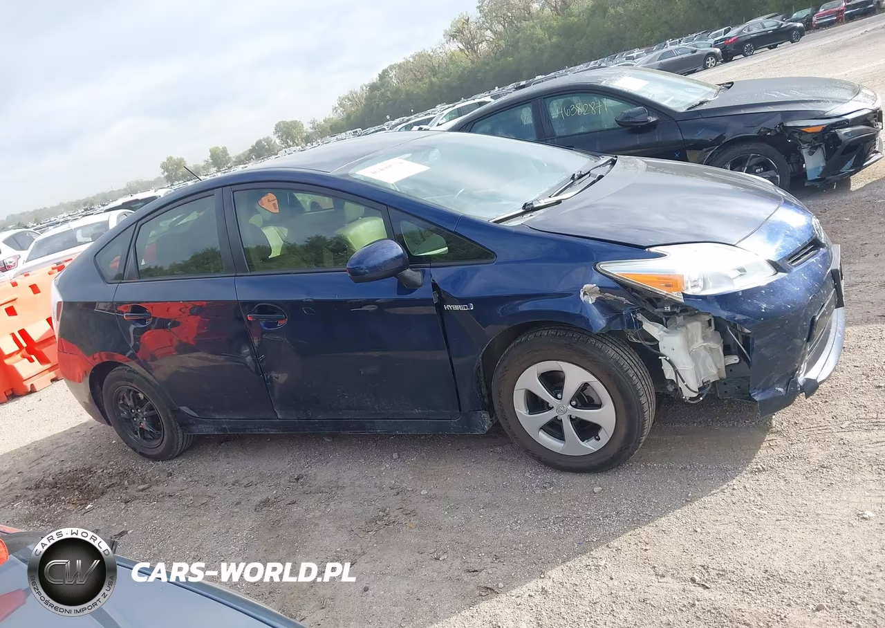 2014 Toyota Prius Four VIN:JTDKN3DU3E1745027 - 13