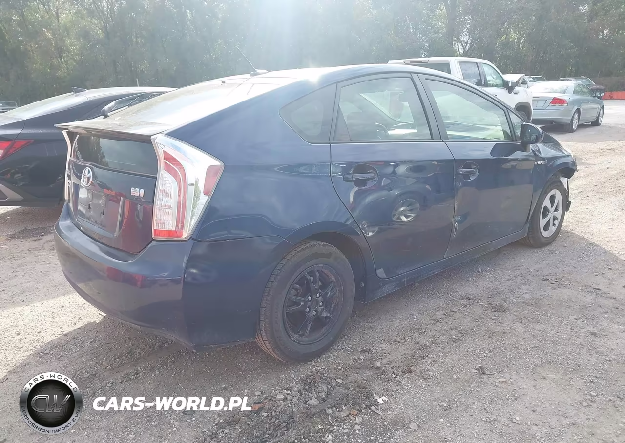 2014 Toyota Prius Four VIN:JTDKN3DU3E1745027 - 4