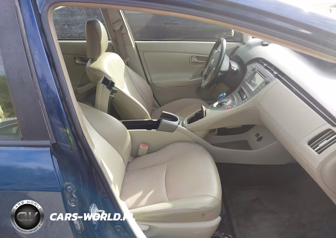 2014 Toyota Prius Four VIN:JTDKN3DU3E1745027 - 5