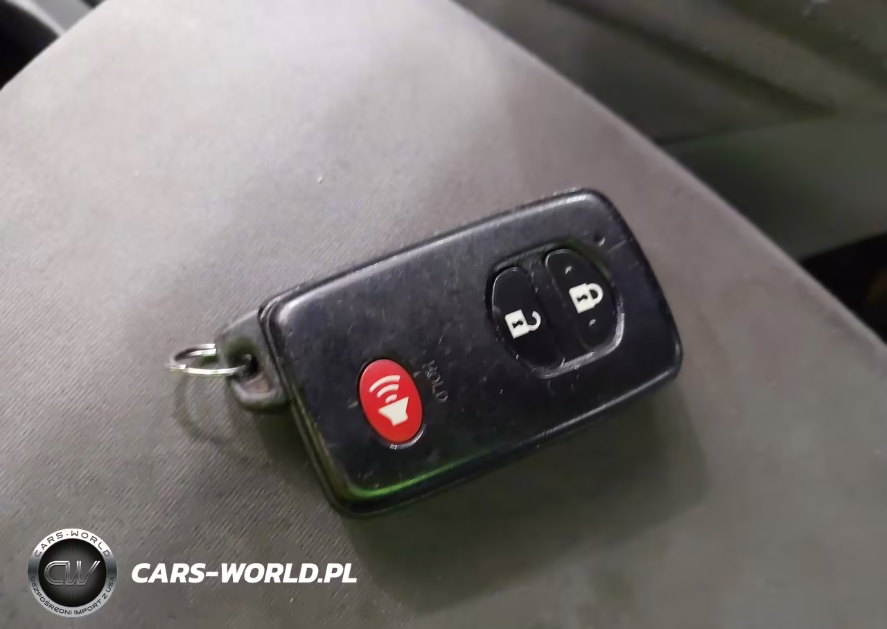 2011 Toyota Prius Two VIN:JTDKN3DU2B1358481 - 11