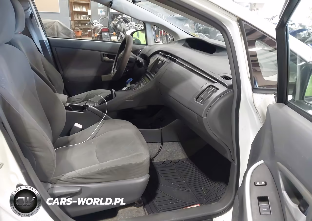 2011 Toyota Prius Two VIN:JTDKN3DU2B1358481 - 5