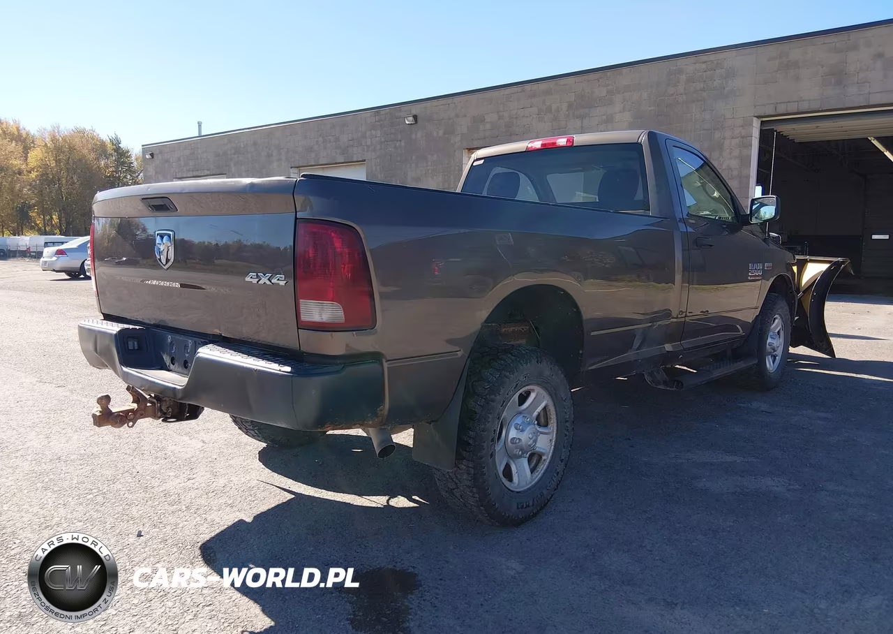 2018 Ram 2500 Tradesman 4X4 8' Box VIN:3C6LR5AT2JG363588 - 4