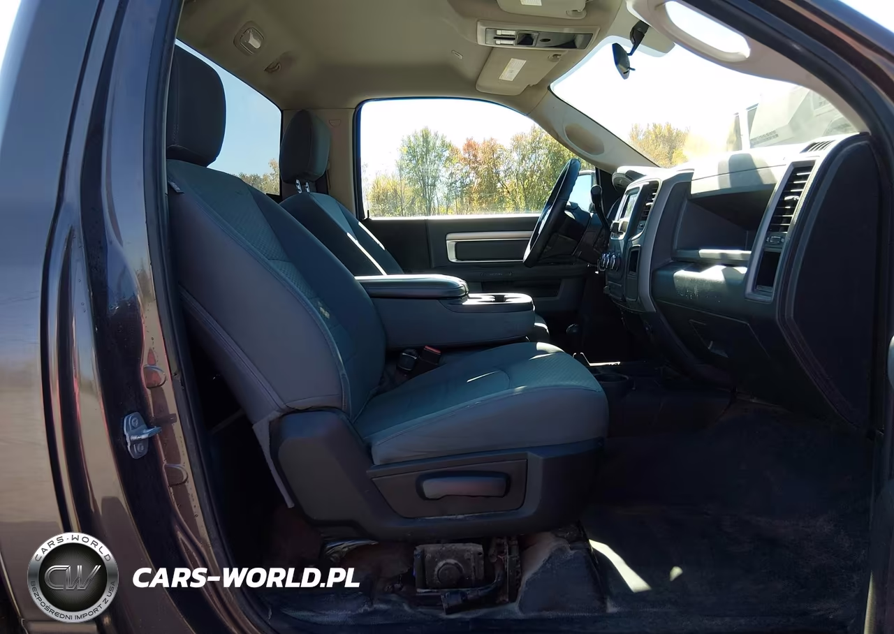 2018 Ram 2500 Tradesman 4X4 8' Box VIN:3C6LR5AT2JG363588 - 5