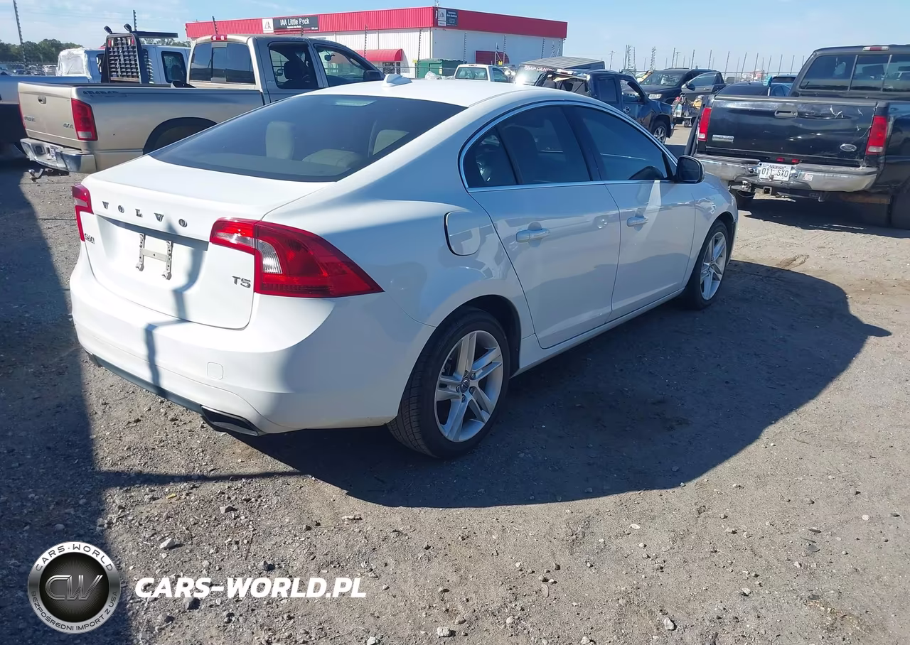 2015 Volvo S60 T5 Premier VIN:YV140MFBXF2306552 - 4