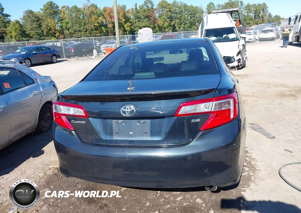 2014 Toyota Camry Se VIN:4T1BF1FK8EU470469 - 16