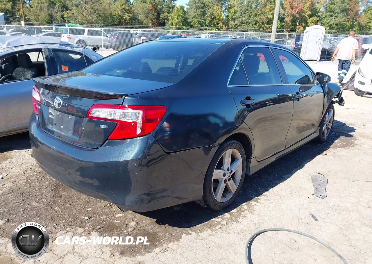 2014 Toyota Camry Se VIN:4T1BF1FK8EU470469 - 4