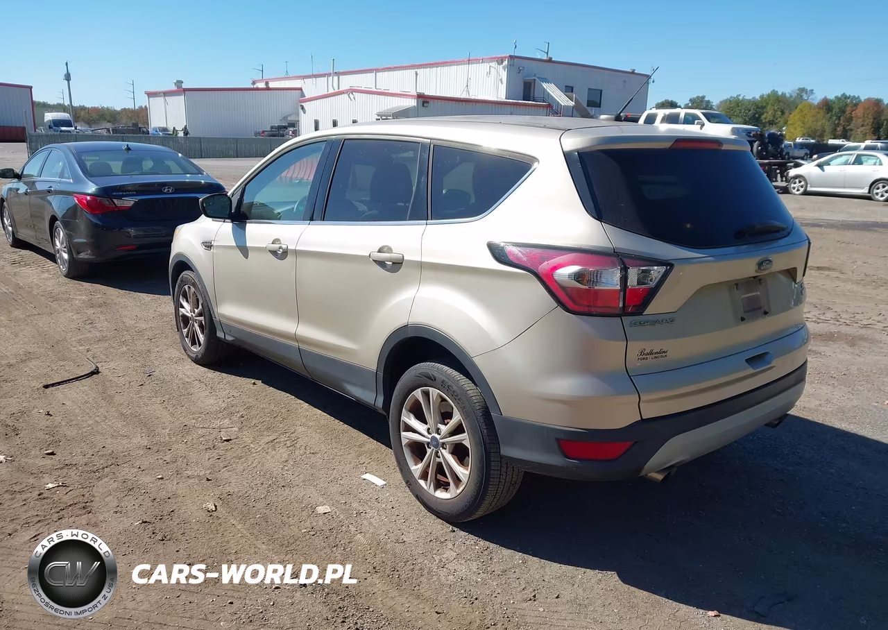 2017 Ford Escape Se VIN:1FMCU0GD5HUB85818 - 3