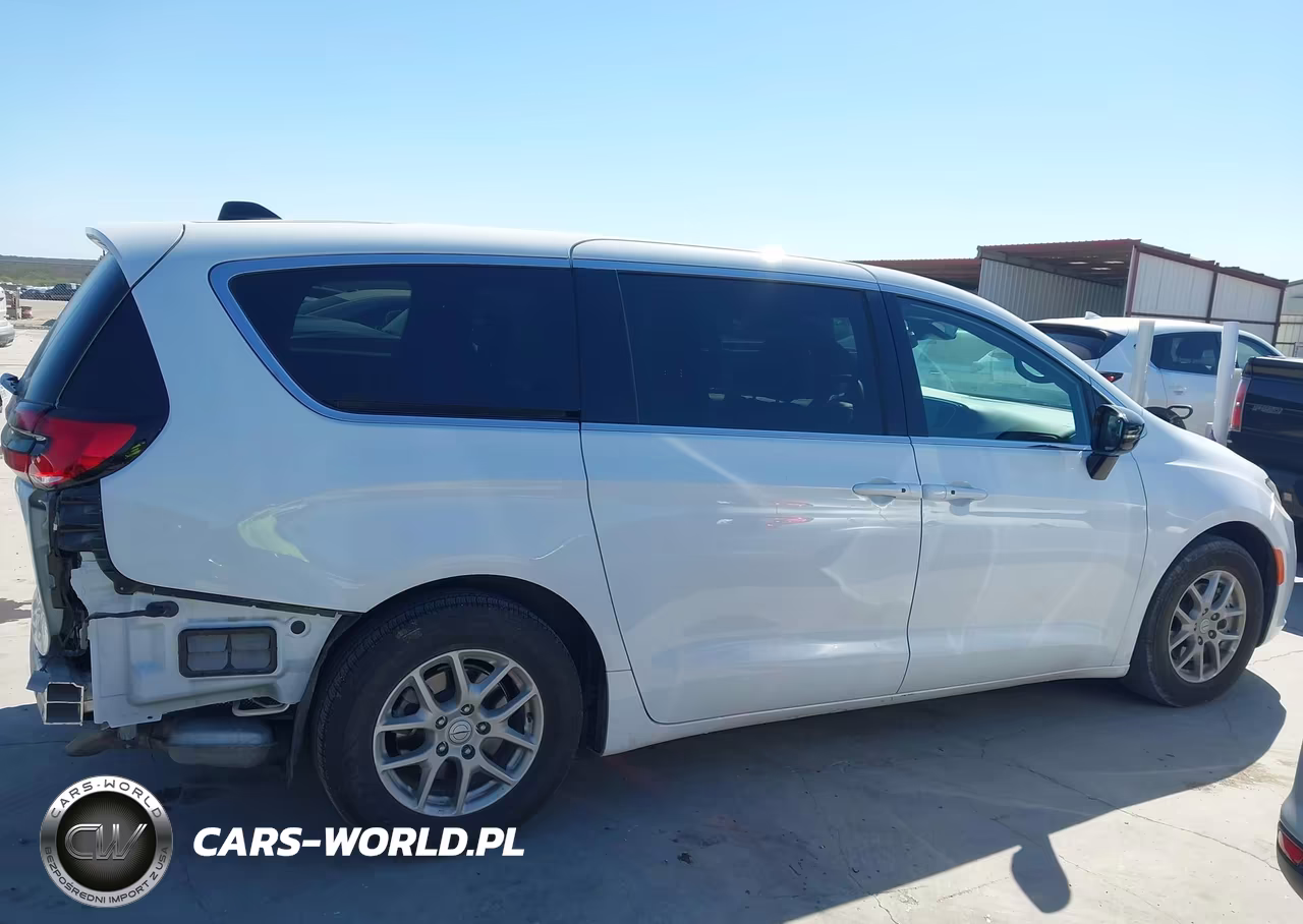 2026 Chrysler Pacifica Select VIN:2C4RC1BG6TR186765 - 13