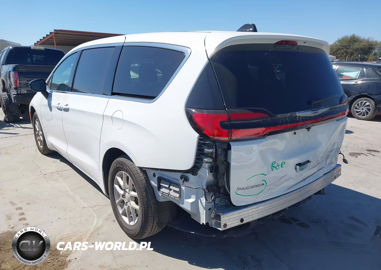 2026 Chrysler Pacifica Select VIN:2C4RC1BG6TR186765 - 3