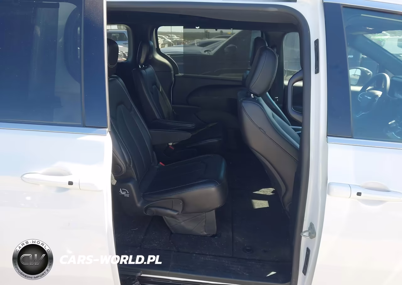 2026 Chrysler Pacifica Select VIN:2C4RC1BG6TR186765 - 8