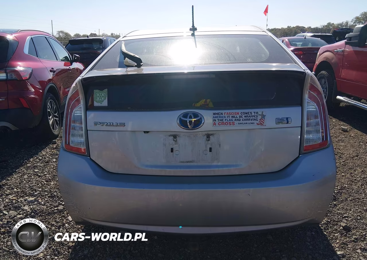 2014 Toyota Prius Three VIN:JTDKN3DU0E0373880 - 16