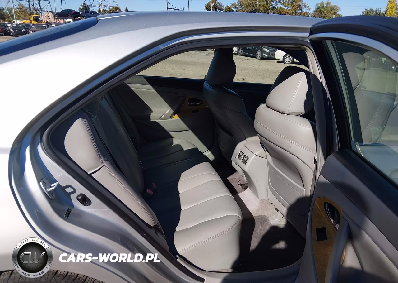 2007 Toyota Camry Xle VIN:JTNBE46KX73084570 - 8