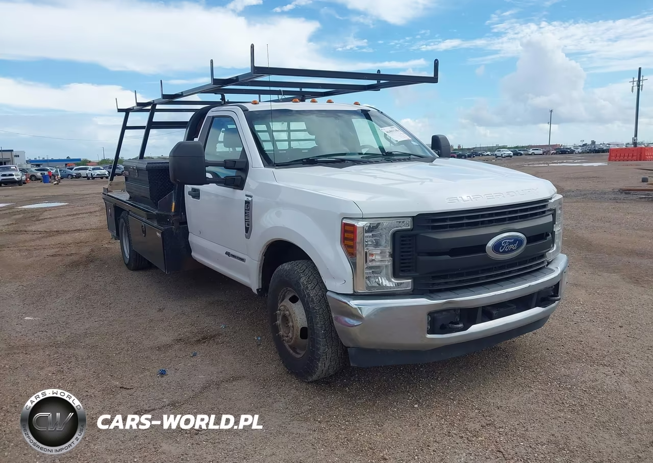 2019 Ford F-350 Chassis Xl – zdjęcie 1 z 15