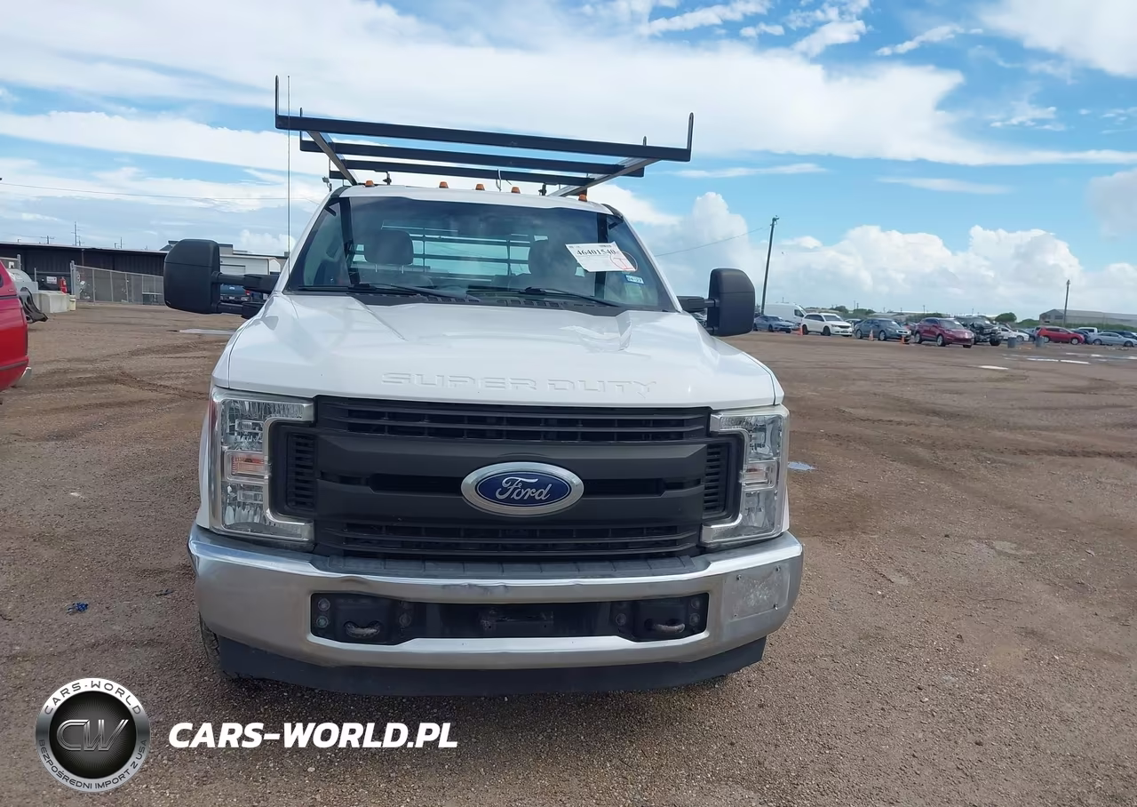 2019 Ford F-350 Chassis Xl VIN:1FDRF3GT2KED71489 - 12