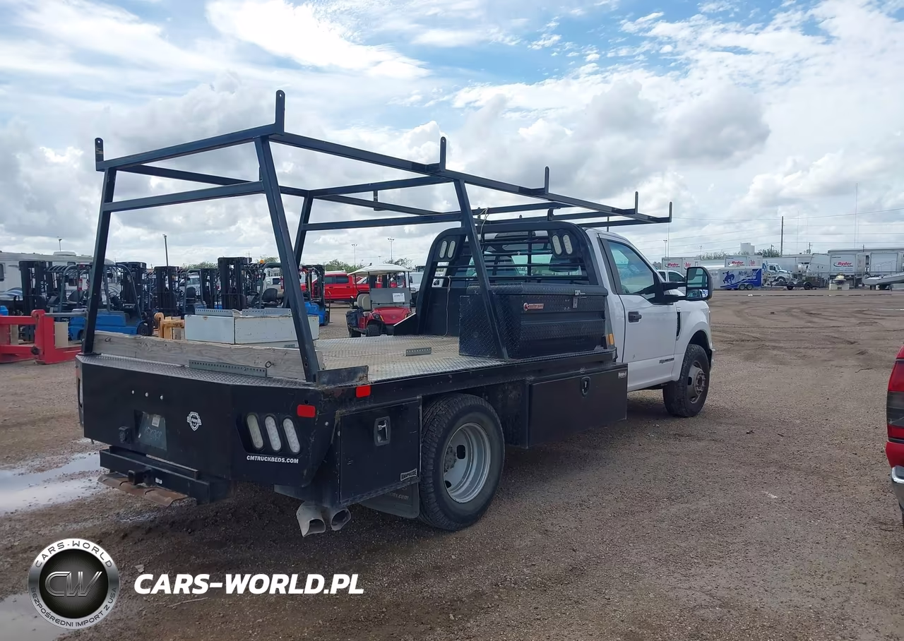 2019 Ford F-350 Chassis Xl VIN:1FDRF3GT2KED71489 - 4