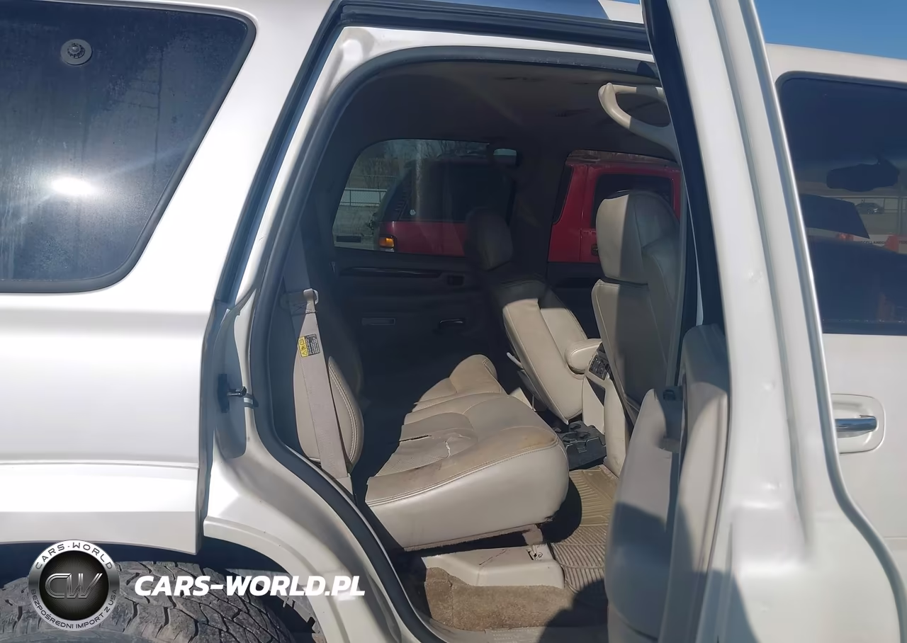2002 Cadillac Escalade Standard VIN:1GYEK63NX2R150314 - 8