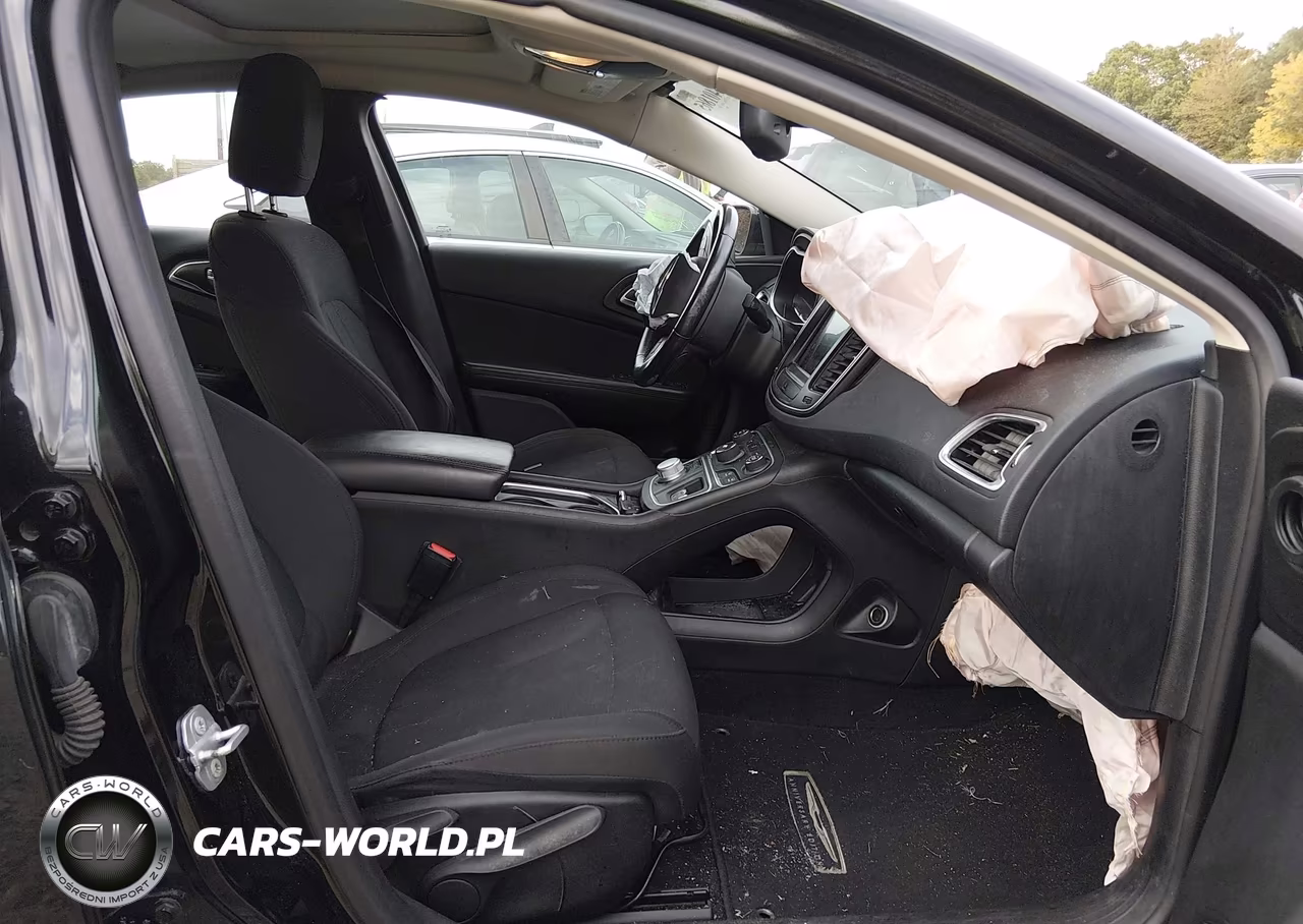 2016 Chrysler 200 Limited VIN:1C3CCCAB5GN102014 - 5