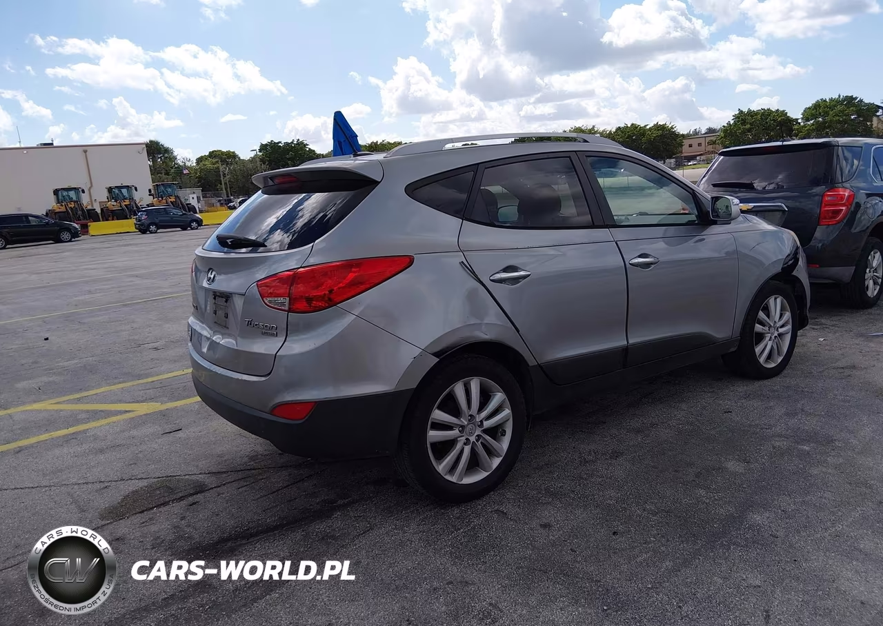 2010 Hyundai Tucson Limited VIN:KM8JU3ACXAU018157 - 4