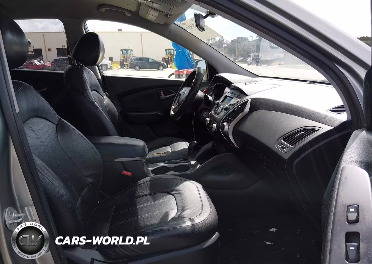 2010 Hyundai Tucson Limited VIN:KM8JU3ACXAU018157 - 5
