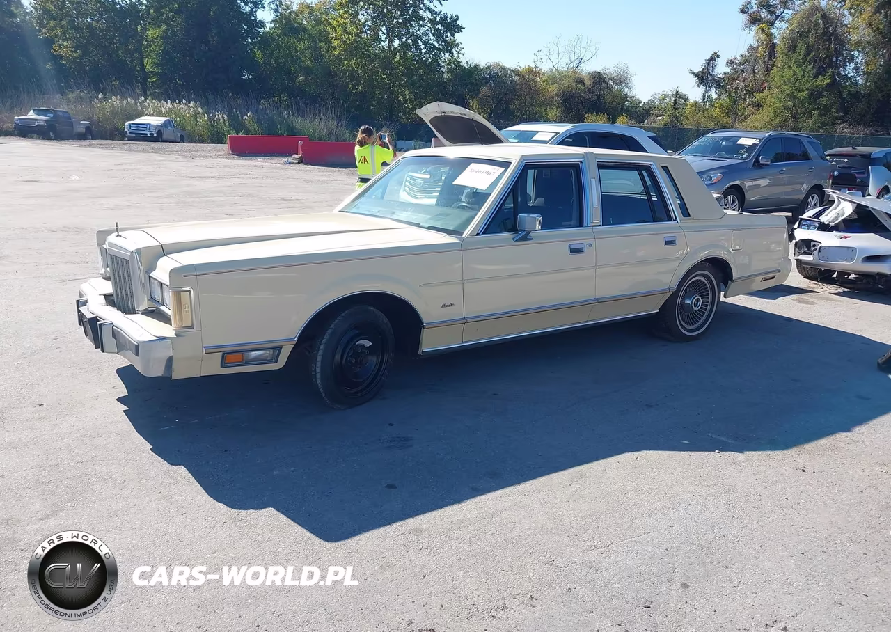 1985 Lincoln Town Car VIN:1LNBP96F8FY678618 - 2