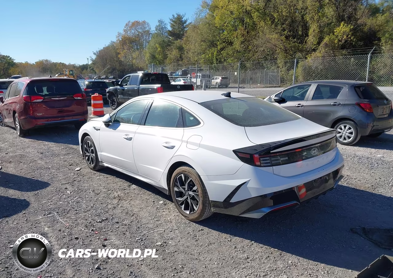 2025 Hyundai Sonata Sel VIN:KMHL64JA9SA460728 - 3