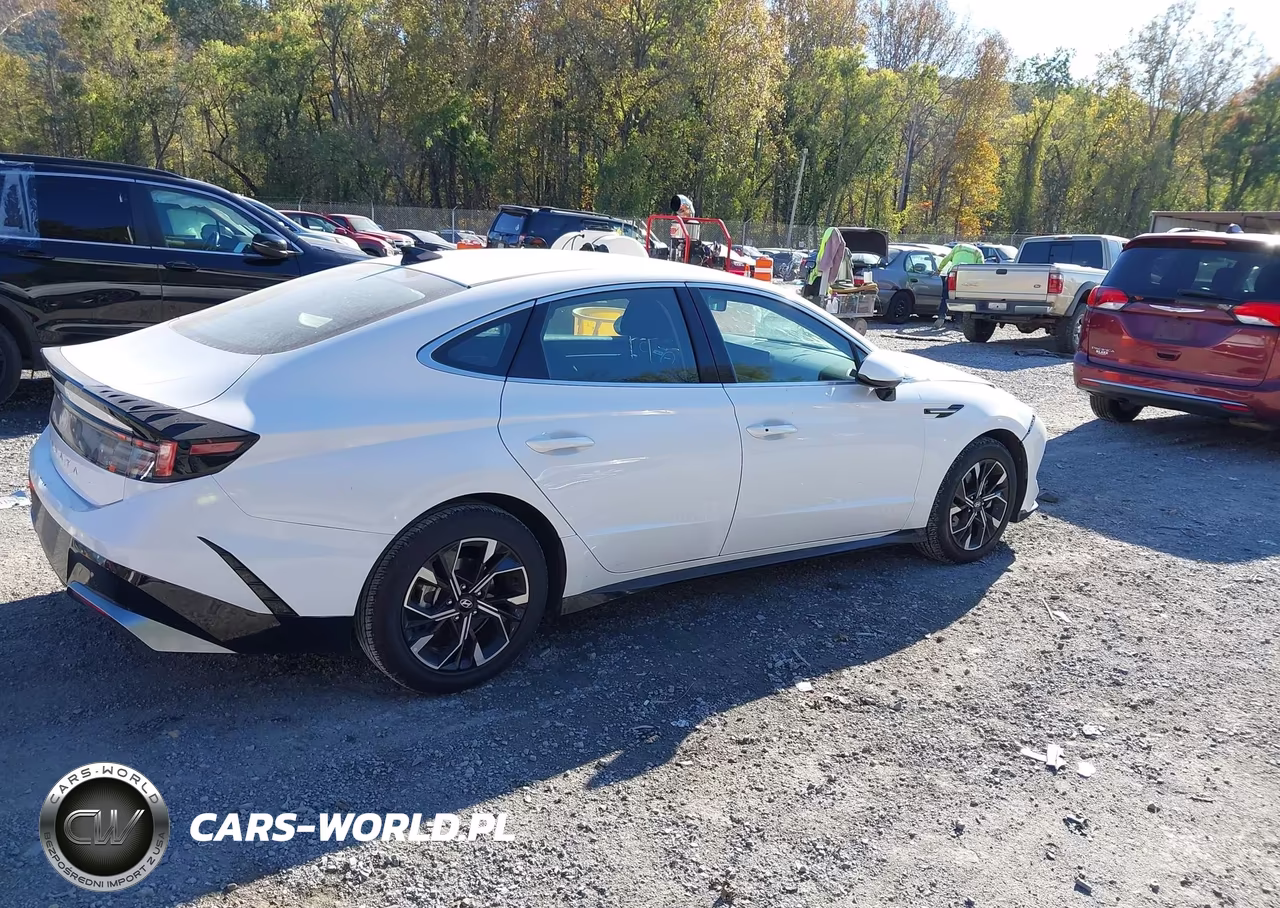 2025 Hyundai Sonata Sel VIN:KMHL64JA9SA460728 - 4