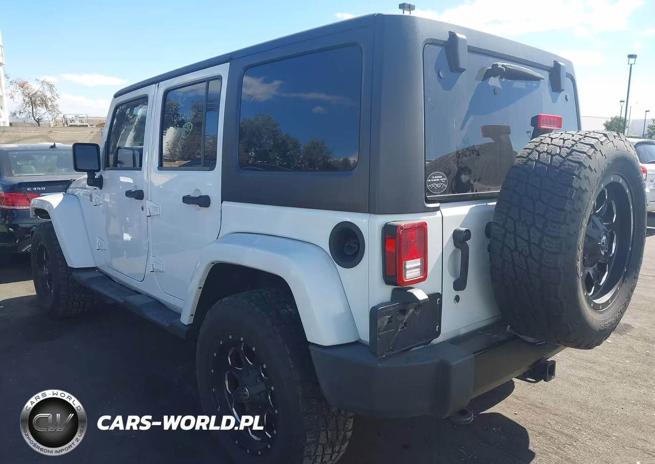 2012 Jeep Wrangler Unlimited Sahara VIN:1C4HJWEG8CL132886 - 3