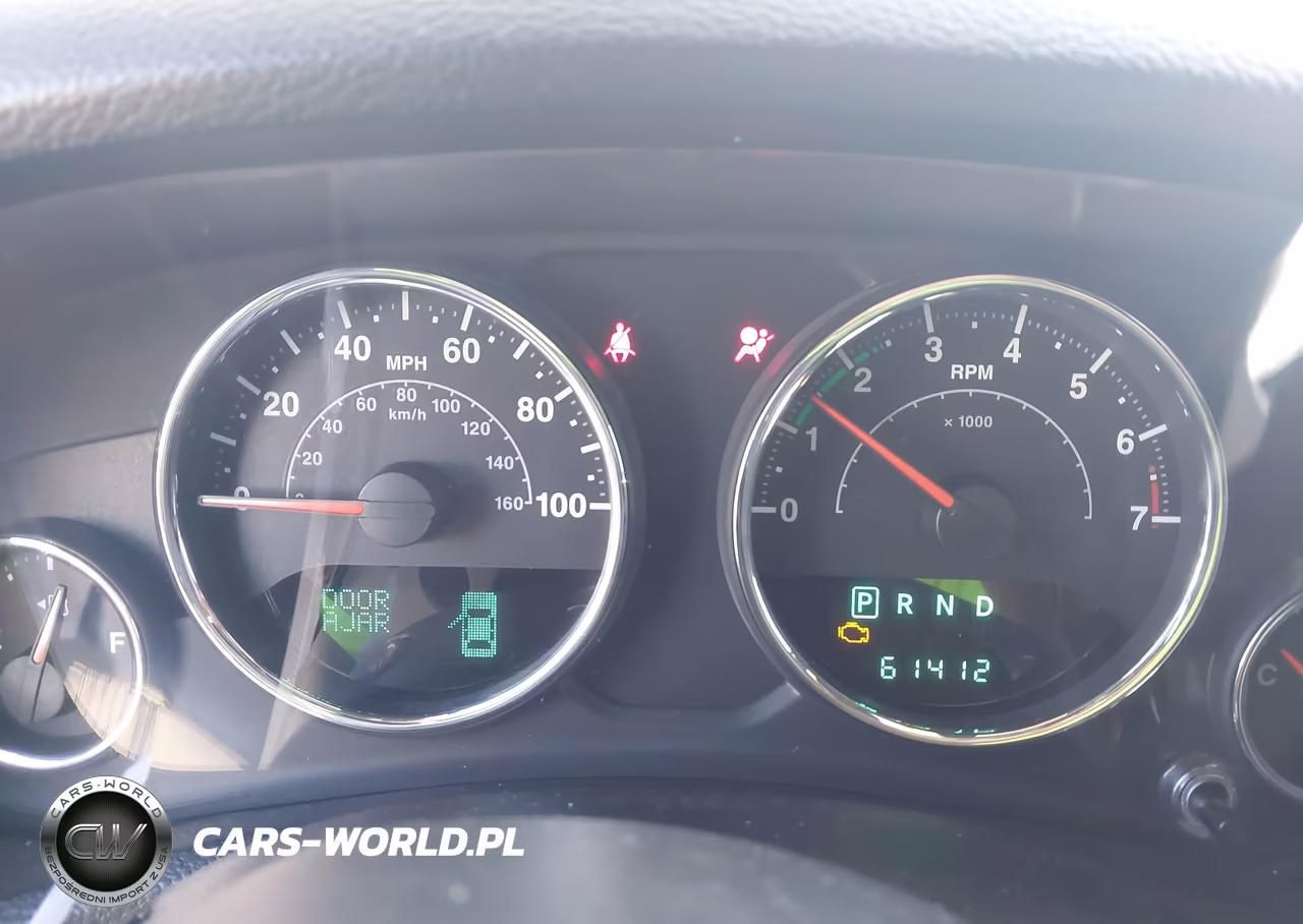2012 Jeep Wrangler Unlimited Sahara VIN:1C4HJWEG8CL132886 - 7