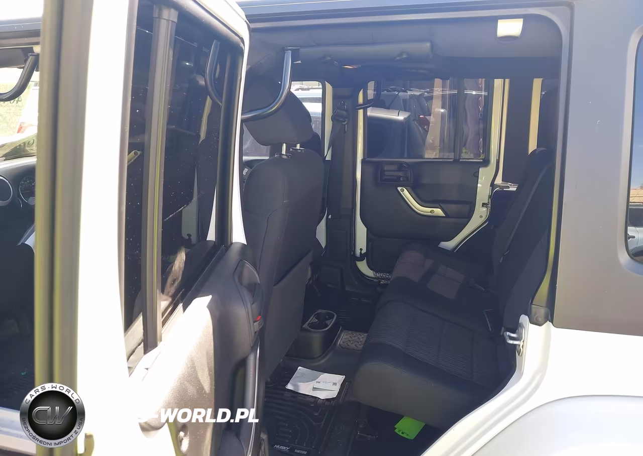 2012 Jeep Wrangler Unlimited Sahara VIN:1C4HJWEG8CL132886 - 8