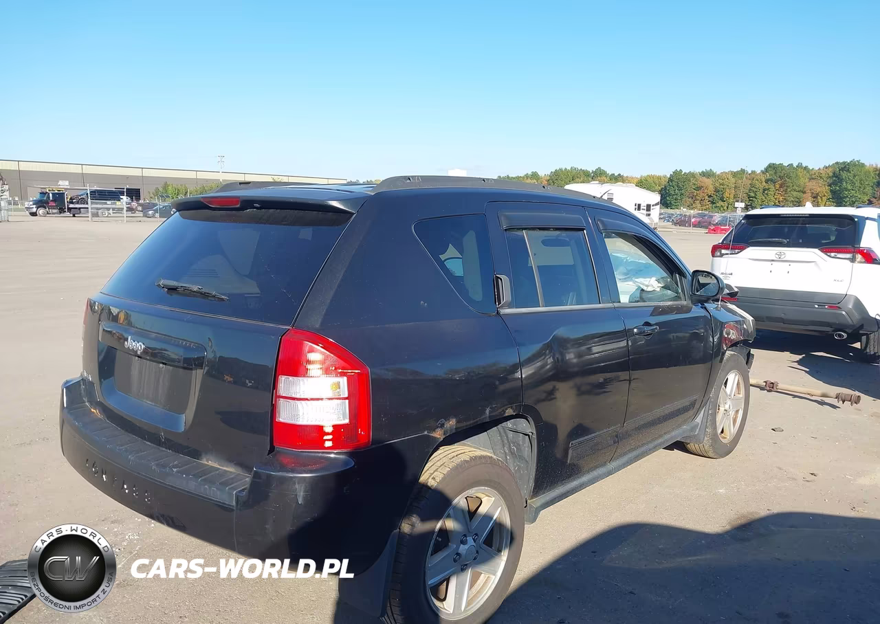 2010 Jeep Compass Sport VIN:1J4NF4FB8AD512923 - 4