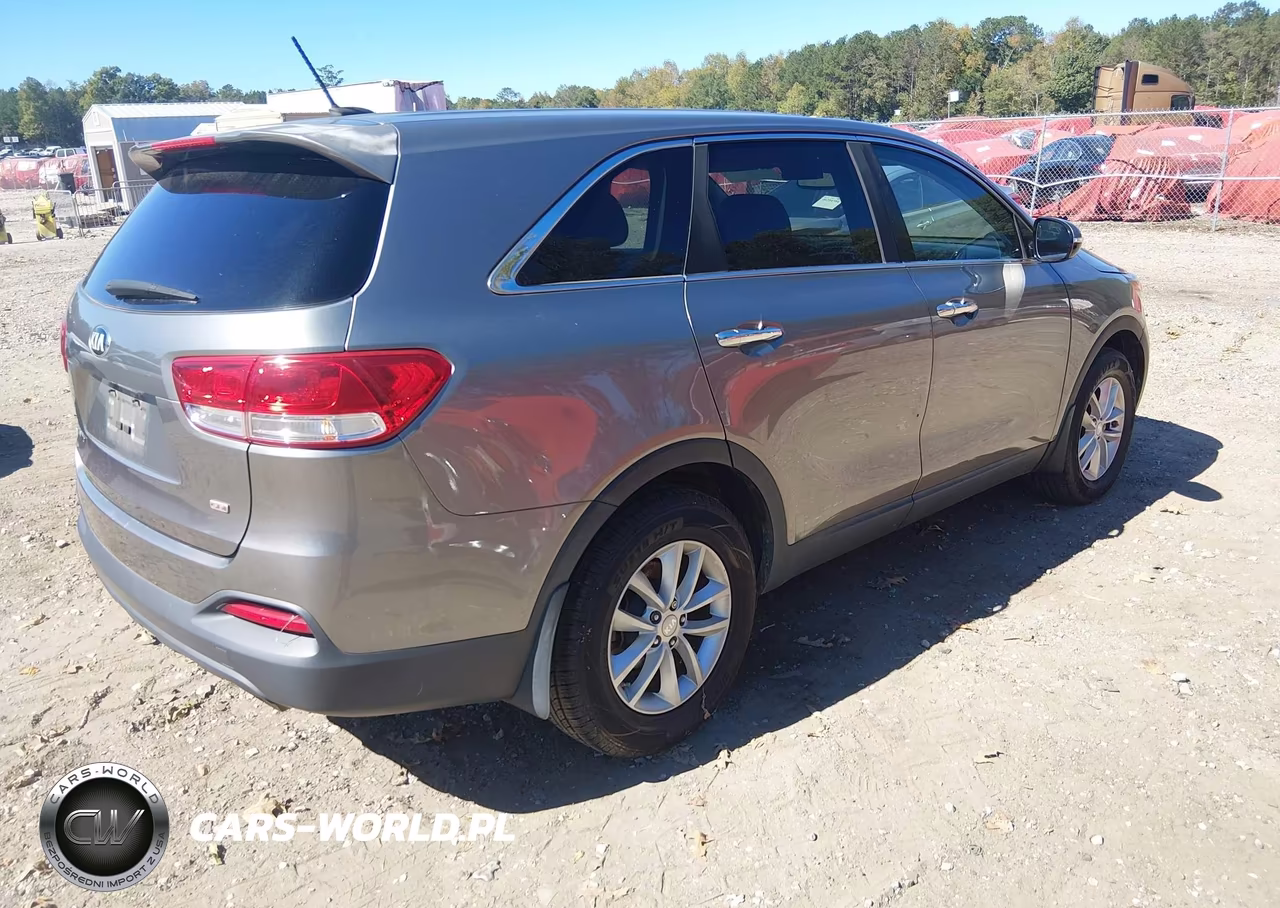 2016 Kia Sorento 2.4L L VIN:5XYPG4A3XGG058258 - 4