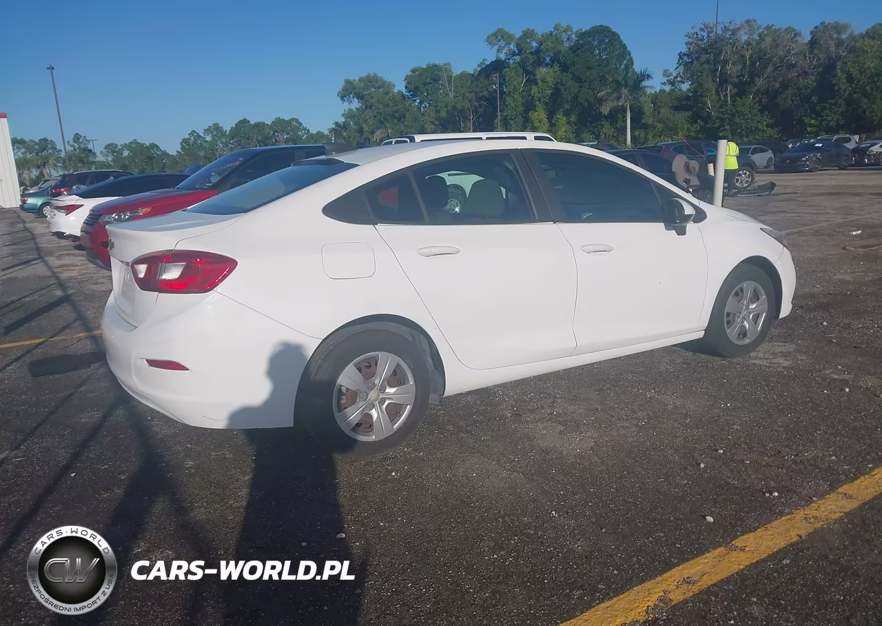 2018 Chevrolet Cruze Ls Auto VIN:1G1BC5SM4J7196698 - 4
