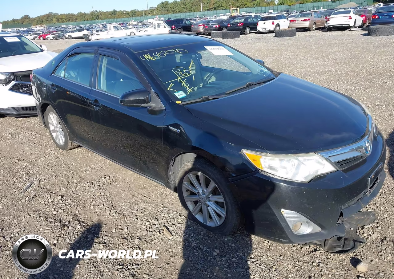 2014 Toyota Camry Hybrid Xle – zdjęcie 1 z 17