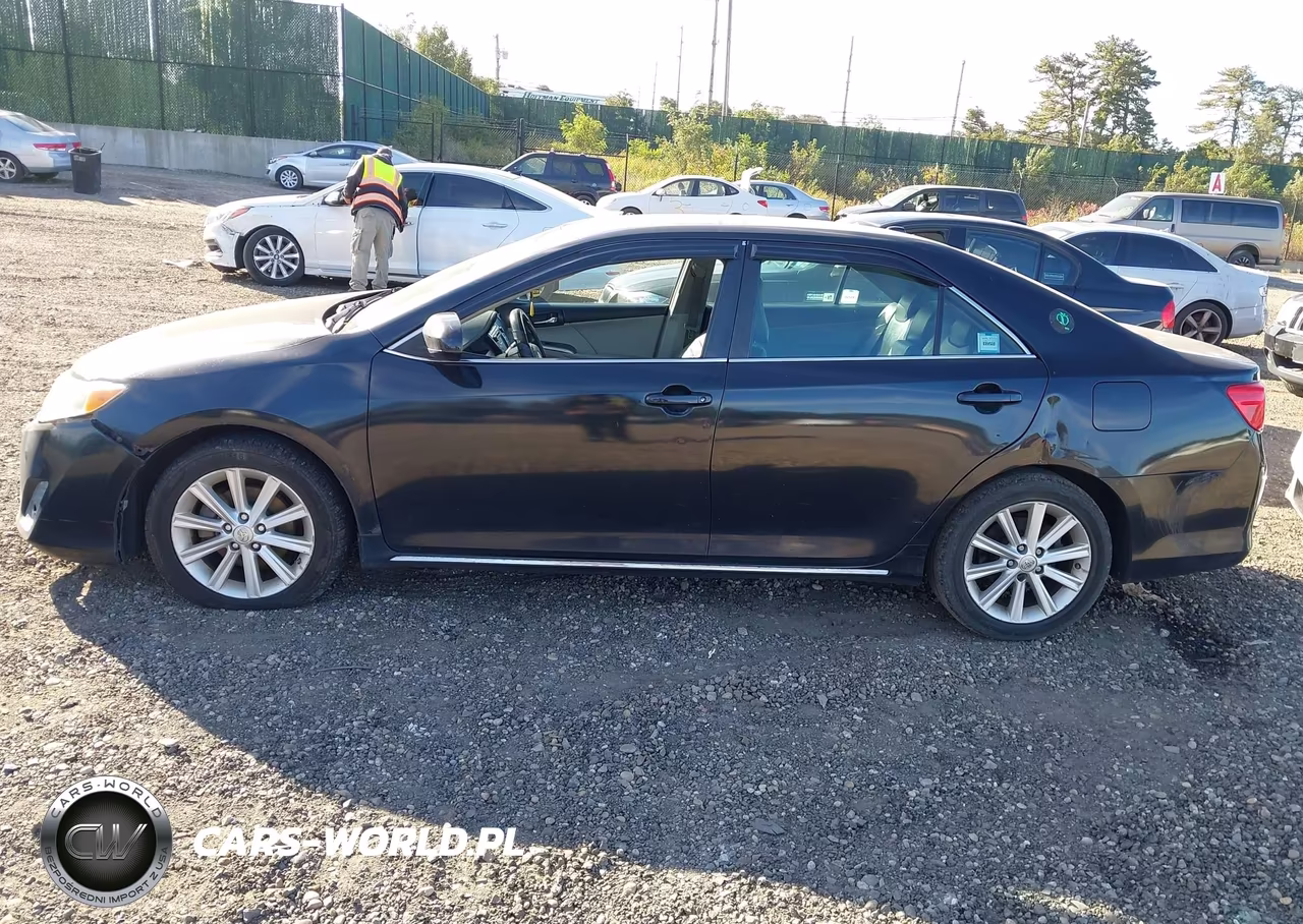 2014 Toyota Camry Hybrid Xle VIN:4T1BD1FK3EU118891 - 14