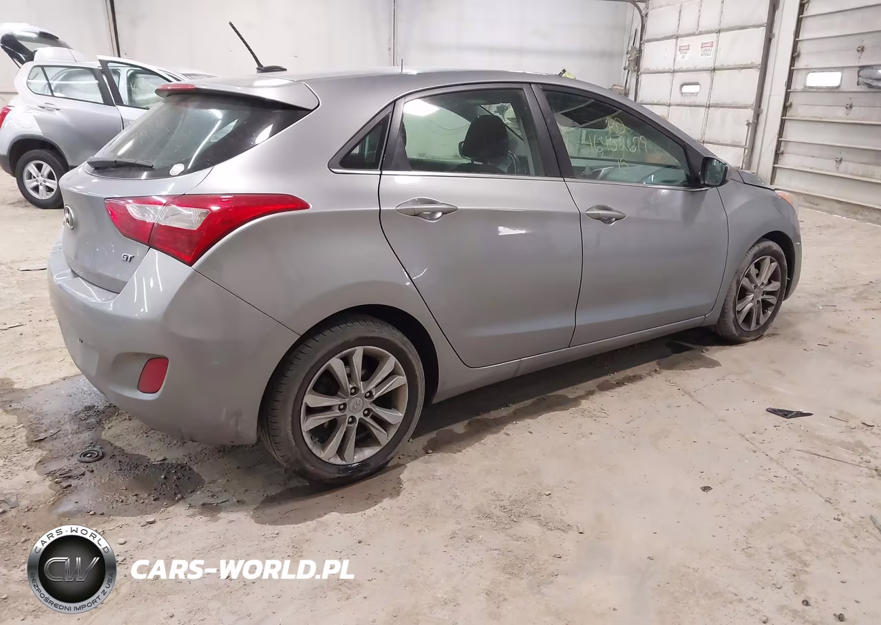 2015 Hyundai Elantra Gt VIN:KMHD35LH2FU247735 - 4