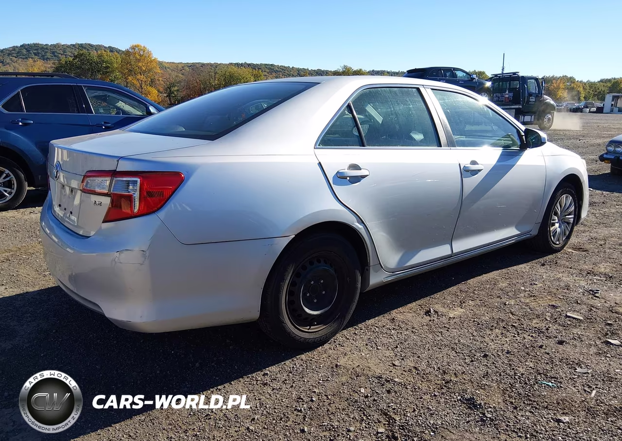 2014 Toyota Camry Le VIN:4T1BF1FK3EU306112 - 4