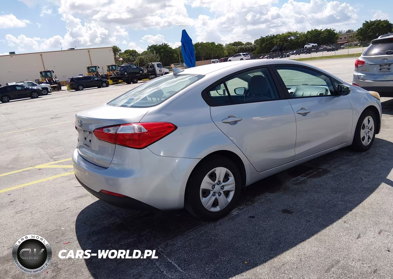2015 Kia Forte Lx VIN:KNAFX4A60F5328639 - 4