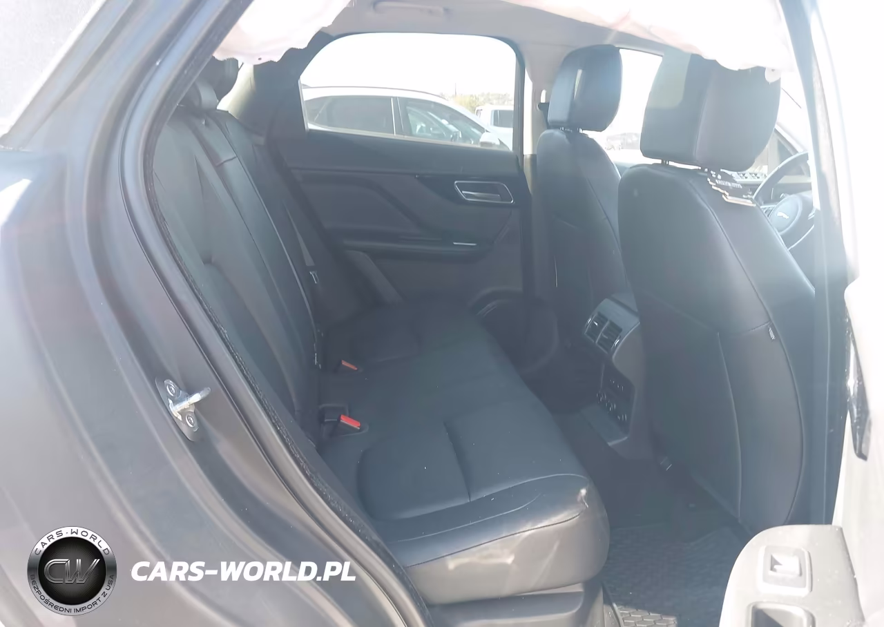 2018 Jaguar F-Pace 25T Premium VIN:SADCJ2FX1JA255105 - 8