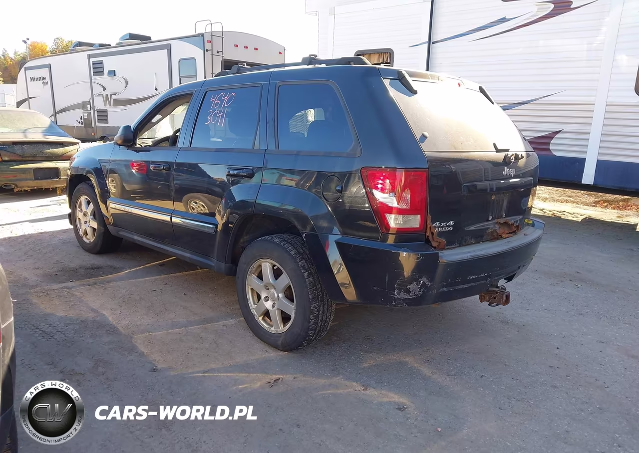 2010 Jeep Grand Cherokee Laredo VIN:1J4PR4GK2AC152133 - 3